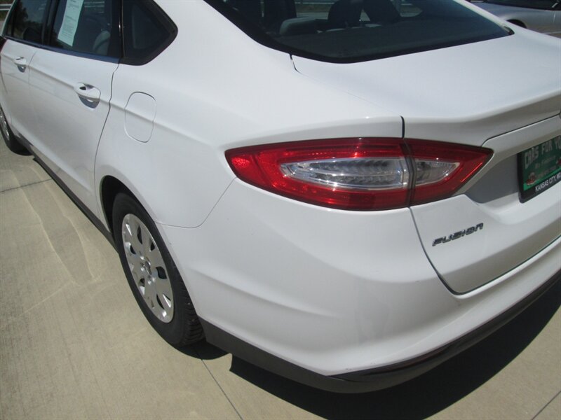 2013 Ford Fusion S   - Photo 22 - Pleasant Valley, MO 64068