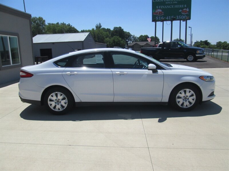 2013 Ford Fusion S   - Photo 4 - Pleasant Valley, MO 64068