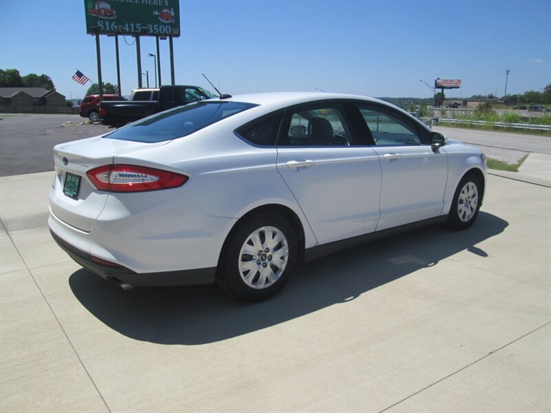 2013 Ford Fusion S   - Photo 5 - Pleasant Valley, MO 64068