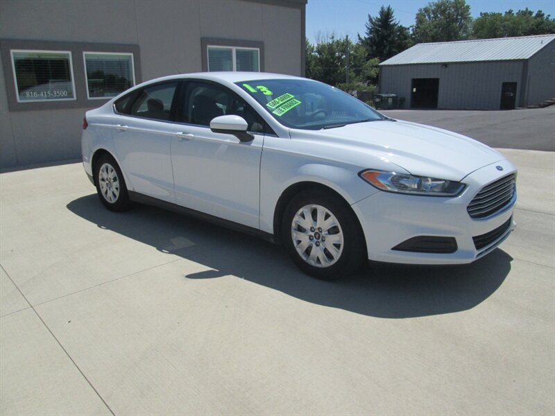 2013 Ford Fusion S   - Photo 3 - Pleasant Valley, MO 64068