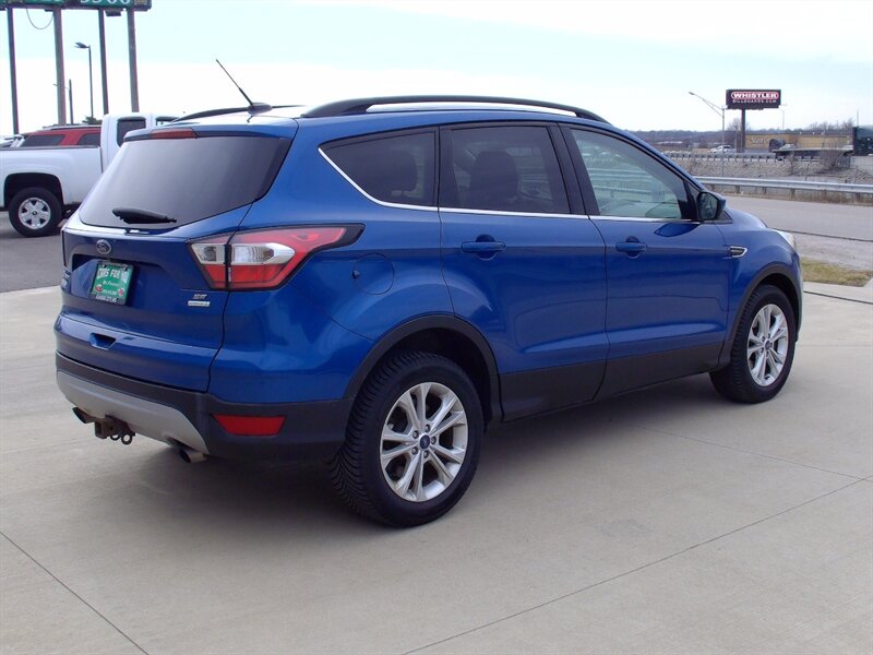 2017 Ford Escape SE - Photo 5 - Pleasant Valley, MO 64068