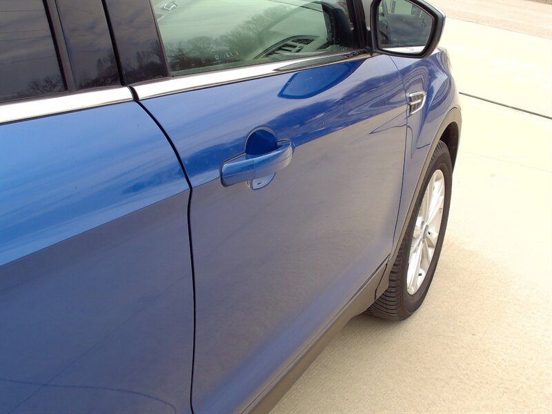 2017 Ford Escape SE - Photo 30 - Pleasant Valley, MO 64068