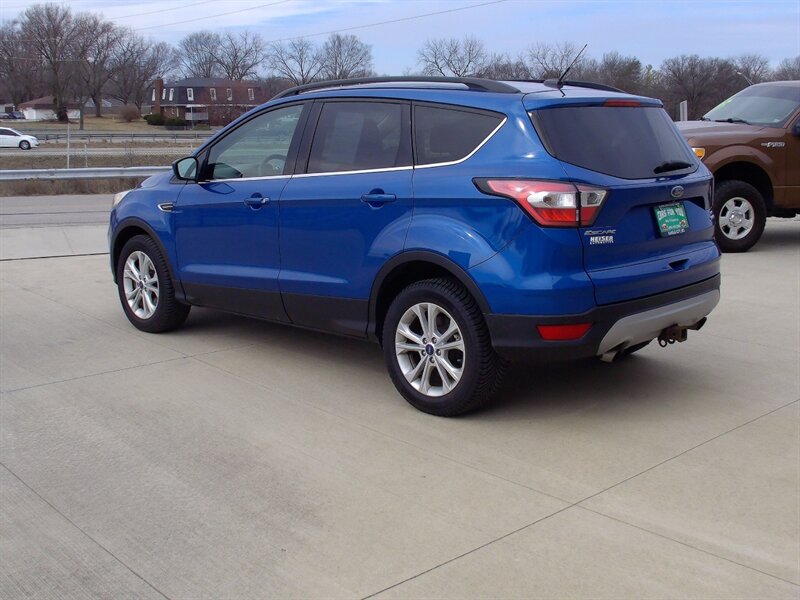 2017 Ford Escape SE - Photo 7 - Pleasant Valley, MO 64068