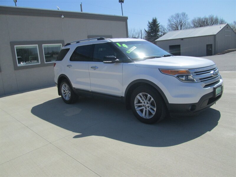 2014 Ford Explorer XLT   - Photo 3 - Pleasant Valley, MO 64068