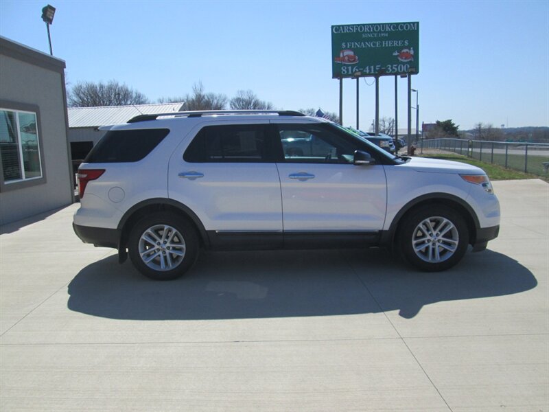 2014 Ford Explorer XLT   - Photo 4 - Pleasant Valley, MO 64068