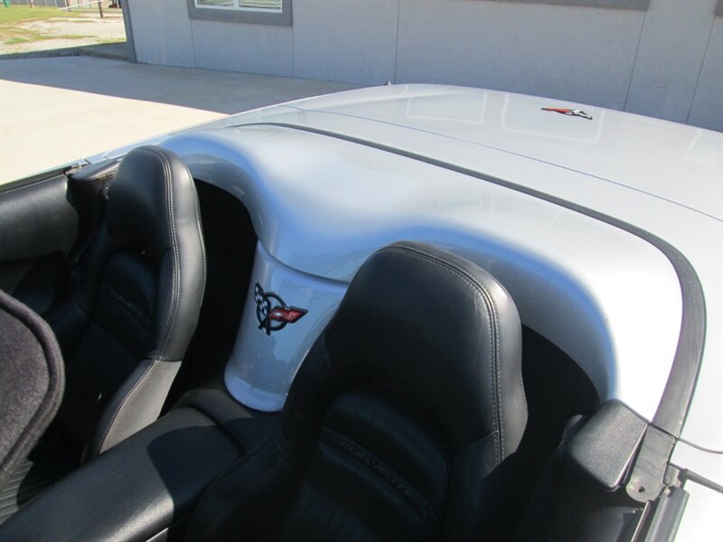 2000 Chevrolet Corvette   - Photo 16 - Pleasant Valley, MO 64068