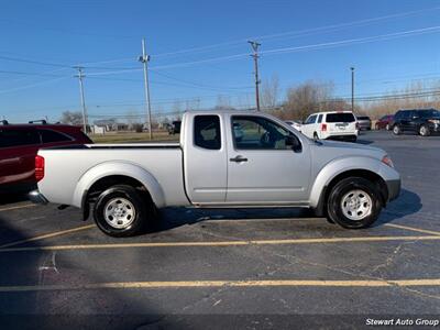 2015 Nissan Frontier S   - Photo 8 - Pataskala, OH 43062