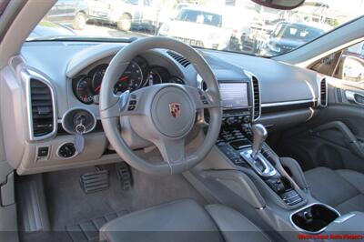 2014 Porsche Cayenne Platinum  w/Navigation and Back up Camera - Photo 10 - San Diego, CA 92111