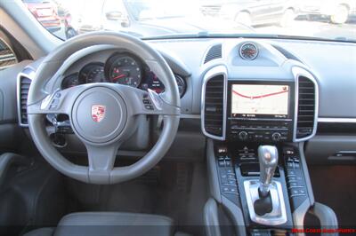 2014 Porsche Cayenne Platinum  w/Navigation and Back up Camera - Photo 14 - San Diego, CA 92111
