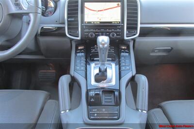 2014 Porsche Cayenne Platinum  w/Navigation and Back up Camera - Photo 16 - San Diego, CA 92111