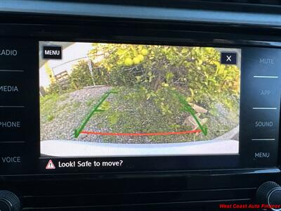 2020 Volkswagen Passat SE  w/Bk Up Camera - Photo 6 - San Marcos, CA 92078