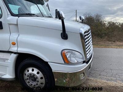 2015 Freightliner Cascadia Cab Tandem Axle Tractor Trailer With A DD15 Diesel   - Photo 20 - North Chesterfield, VA 23237
