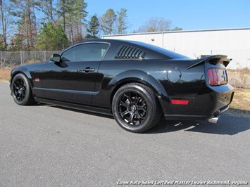 2006 Ford Mustang GT Deluxe   - Photo 3 - North Chesterfield, VA 23237