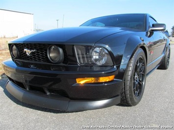 2006 Ford Mustang GT Deluxe   - Photo 18 - North Chesterfield, VA 23237