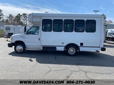 2010 Ford E-350 Superduty Handicap Equipped Shuttle Bus   - Photo 1 - North Chesterfield, VA 23237