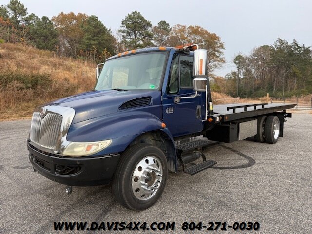 2004 International 4300 Heavy Duty Flatbed Rollback Tow Truck   - Photo 1 - North Chesterfield, VA 23237
