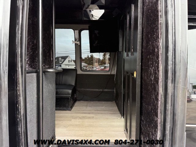 2005 Ford E-350 Shuttle/Party Event Van Bus - Photo 20 - North Chesterfield, VA 23237