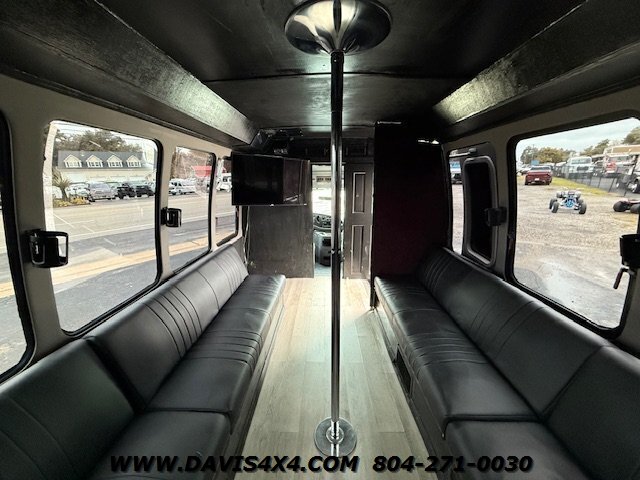 2005 Ford E-350 Shuttle/Party Event Van Bus - Photo 34 - North Chesterfield, VA 23237