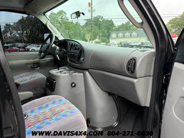 2005 Ford E-350 Shuttle/Party Event Van Bus - Photo 46 - North Chesterfield, VA 23237