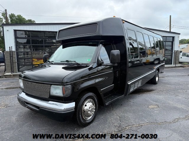 2005 Ford E-350 Shuttle/Party Event Van Bus - Photo 2 - North Chesterfield, VA 23237