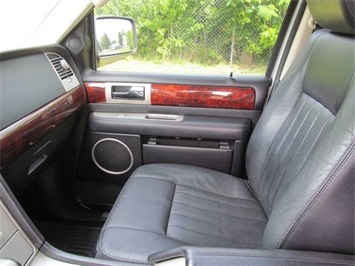 2003 Lincoln Navigator Luxury (SOLD)   - Photo 16 - North Chesterfield, VA 23237