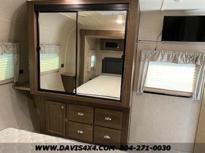 2018 Forest River Rockwood Ultra Light 1 Owner Pull Behind/Tag Along Travel Trailer   - Photo 21 - North Chesterfield, VA 23237