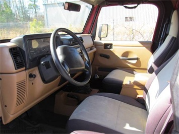 1998 Jeep Wrangler SE   - Photo 10 - North Chesterfield, VA 23237