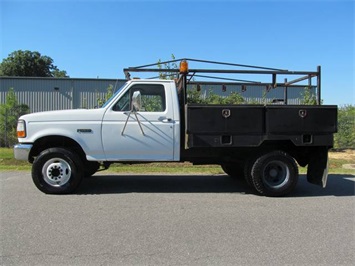 1997 Ford F450 Super Duty Regular Cab Flatbed Utility Commercial   - Photo 2 - North Chesterfield, VA 23237