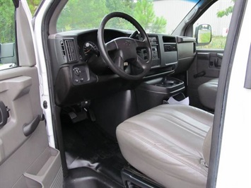 2006 Chevrolet Express 2500 (SOLD)   - Photo 11 - North Chesterfield, VA 23237