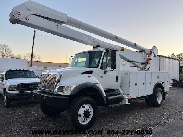 2007 International 7300 Altec 4X4 Bucket Truck   - Photo 1 - North Chesterfield, VA 23237