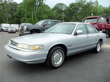 1995 Ford Crown Victoria LX (SOLD)   - Photo 1 - North Chesterfield, VA 23237