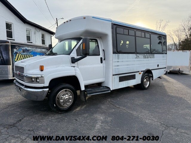 2009 Chevrolet Kodiak C4500 Passenger Bus   - Photo 1 - North Chesterfield, VA 23237