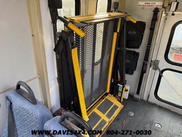 2009 Chevrolet Kodiak C4500 Passenger Bus - Photo 9 - North Chesterfield, VA 23237