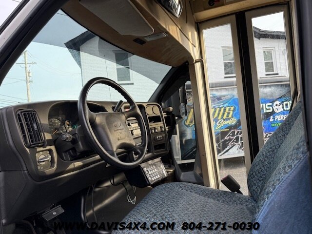 2009 Chevrolet Kodiak C4500 Passenger Bus - Photo 5 - North Chesterfield, VA 23237