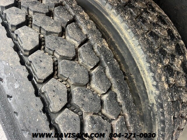 2001 Freightliner FL70 - Photo 13 - North Chesterfield, VA 23237