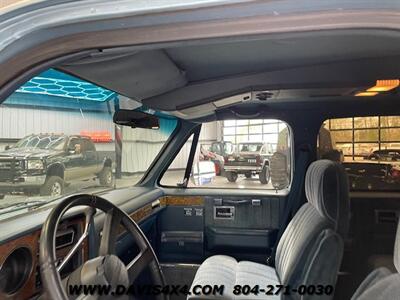 1990 Chevrolet Suburban V2500 4x4 Squarebody   - Photo 8 - North Chesterfield, VA 23237