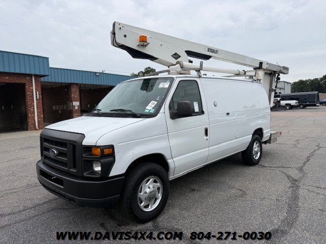 2011 Ford E-350 Versalift Bucket Van   - Photo 1 - North Chesterfield, VA 23237