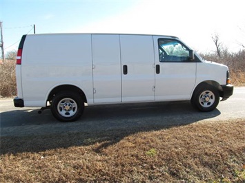 2004 Chevrolet Express 1500 (SOLD)   - Photo 4 - North Chesterfield, VA 23237