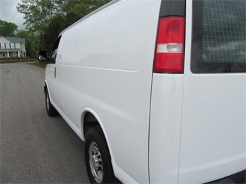 2006 Chevrolet Express 3500 (SOLD)   - Photo 4 - North Chesterfield, VA 23237