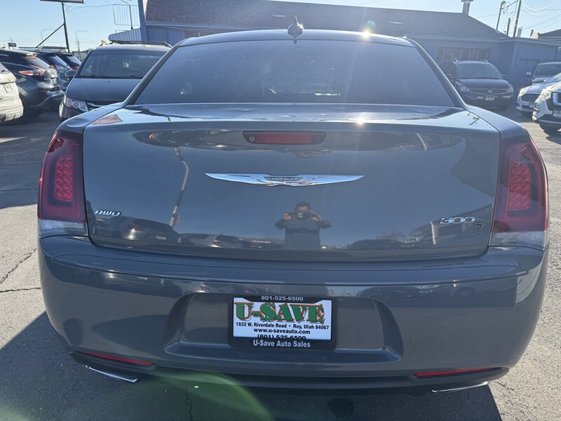 2018 Chrysler 300 S - Photo 8 - Roy, UT 84067
