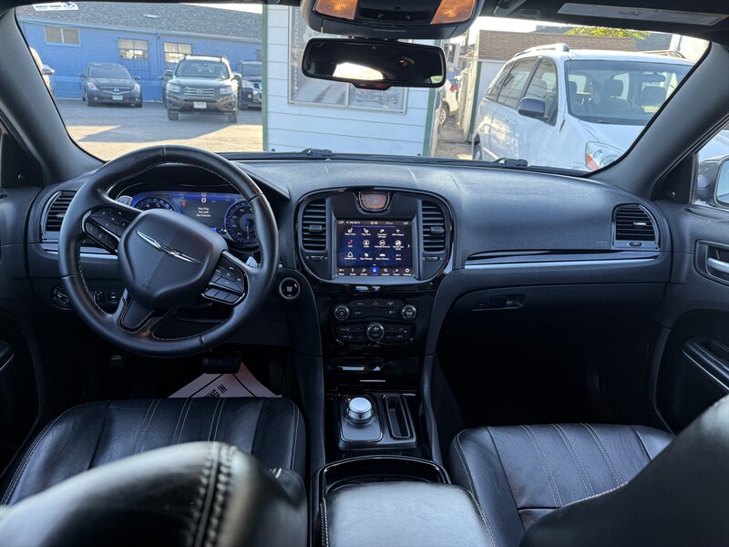 2018 Chrysler 300 S - Photo 13 - Roy, UT 84067