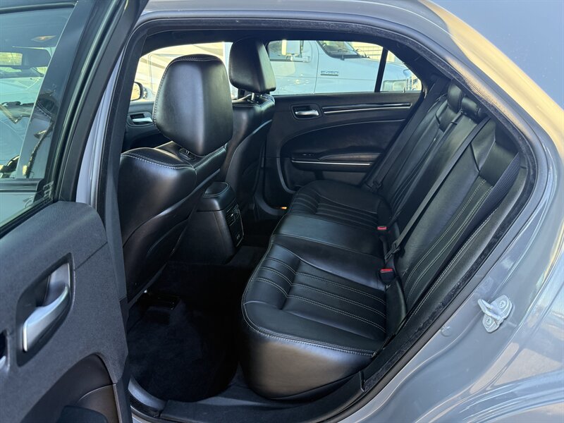 2018 Chrysler 300 S - Photo 11 - Roy, UT 84067