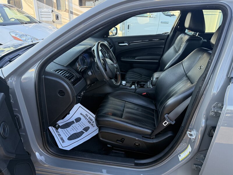 2018 Chrysler 300 S - Photo 9 - Roy, UT 84067