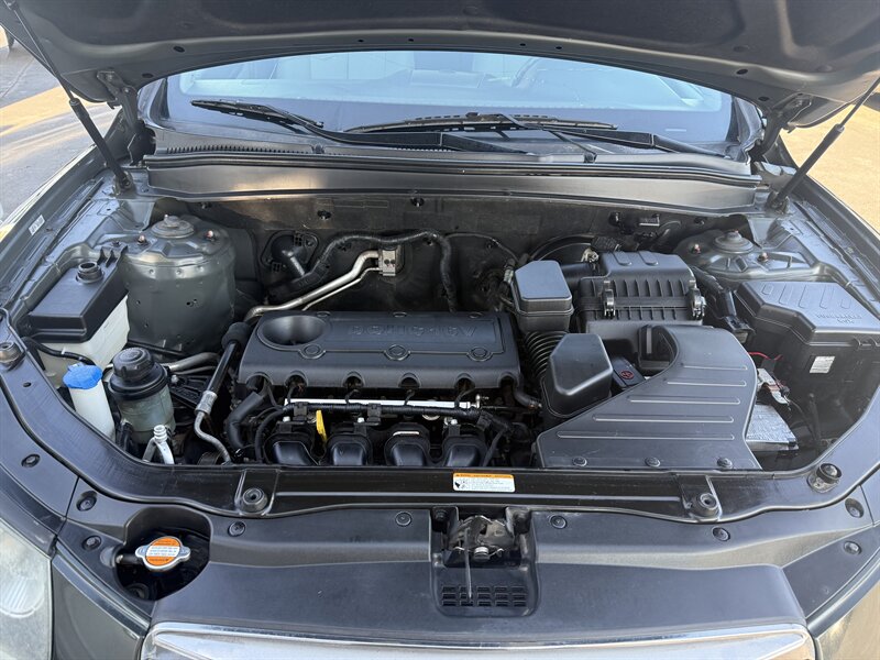 2012 Hyundai SANTA FE GLS - Photo 8 - Roy, UT 84067