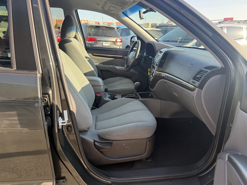 2012 Hyundai SANTA FE GLS - Photo 14 - Roy, UT 84067
