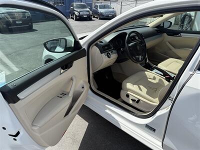 2012 Volkswagen Passat SE   - Photo 13 - Roy, UT 84067