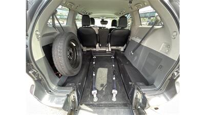 2020 Toyota Sienna L 7-Passenger  wheel chair - Photo 13 - Woodside, NY 11373