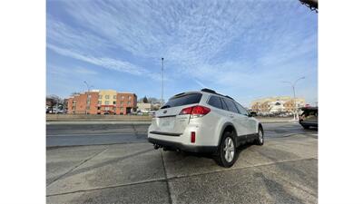 2013 Subaru Outback 2.5i Premium   - Photo 2 - Woodside, NY 11373