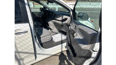 2018 Toyota Sienna XLE 8-Passenger  xle - Photo 11 - Woodside, NY 11373