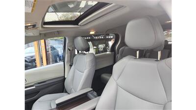 2022 Toyota Sienna XLE 7-Passenger   - Photo 17 - Woodside, NY 11373